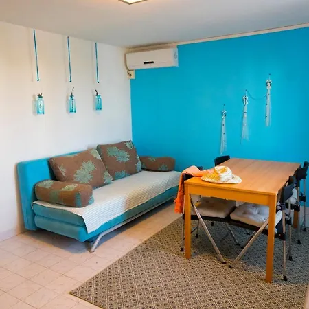 The Sea House Apartment Vis