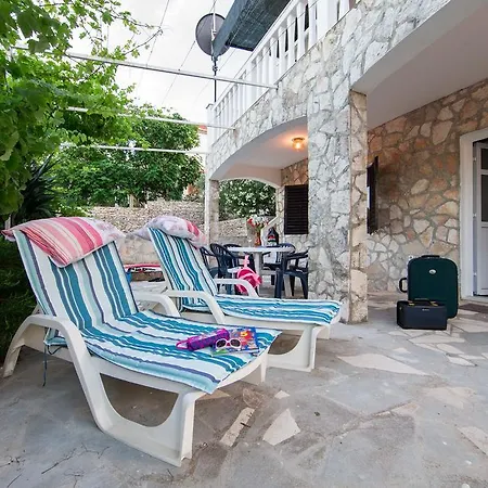 The Sea House Apartment Vis